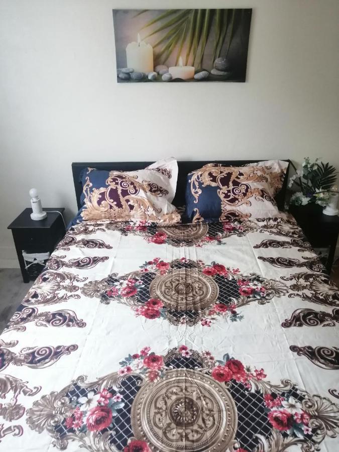 Chambre Dans Appartement A Niort Exteriér fotografie